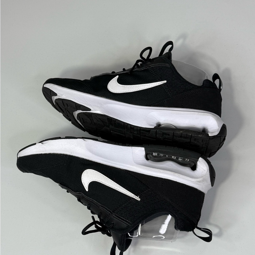 NIKE Women's Air Max Interlock Lite Sneakers Black/White-8 - Picture 6 of 9
